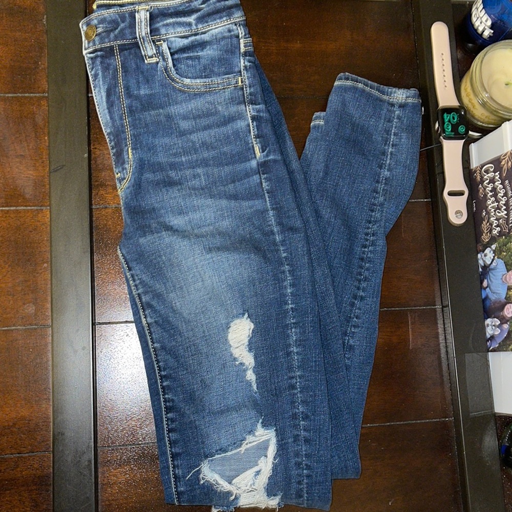 NWOT American Eagle High Rise Distressed Skinny Jeans